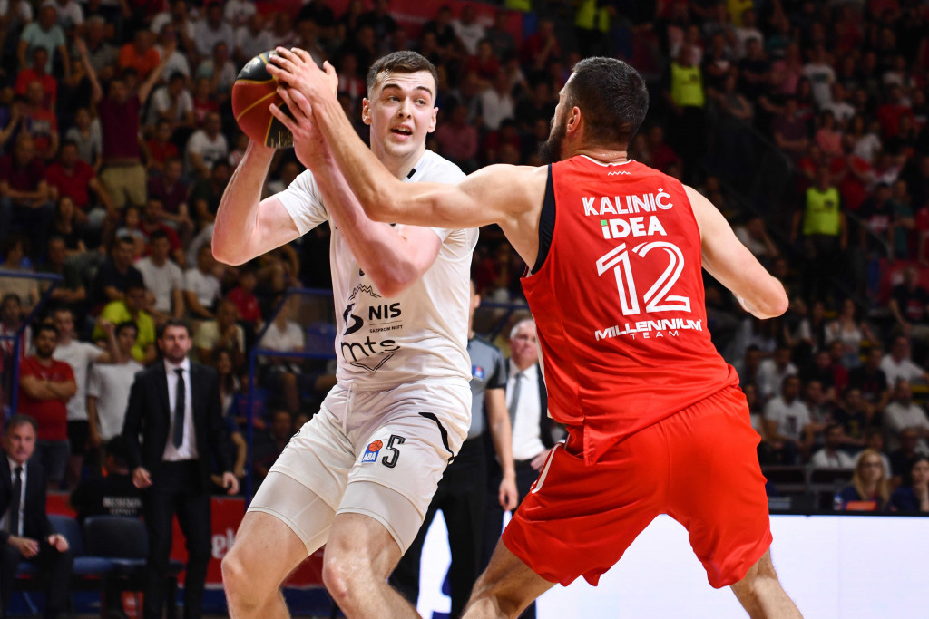 ZVEZDA KLASA ZA ALBU Partizane, pokaži mišiće!