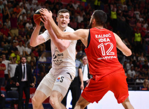 ZVEZDA KLASA ZA ALBU Partizane, pokaži mišiće!