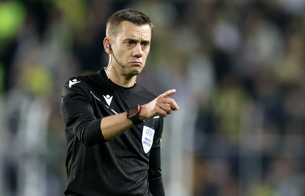UEFA ODREDILA Poznati sudija vodi glavnu reč Švajcarcima i Srbima