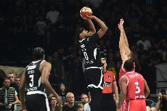 BOLJE JE, BILO JE I GORE Brendon Dejvis se našalio na treningu sa saigračima, pa progovorio o udarcu u nos