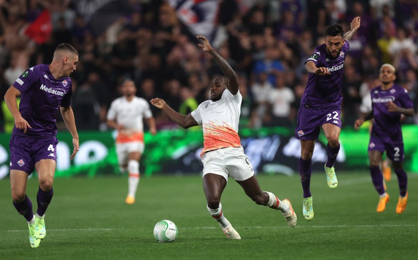 ČUVENI NAPADAČ IMAO SAOBRAĆAJKU Klub se odmah oglasio: Misli i molitve svih nas su sa njim