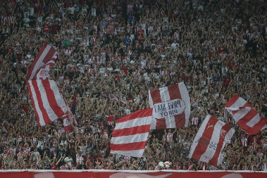 POZIVAJU NA OPREZ U BEOGRADU Šokantno saopštenje Štutgarta o navijačima Crvene zvezde pred meč u Ligi šampiona