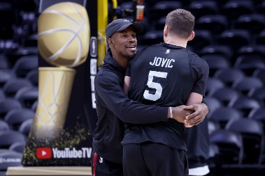 AMERIKA U ŠOKU Sprema se ogroman trejd - Dončić dobija paklenog saigrača pravo iz Jovićevog naručja