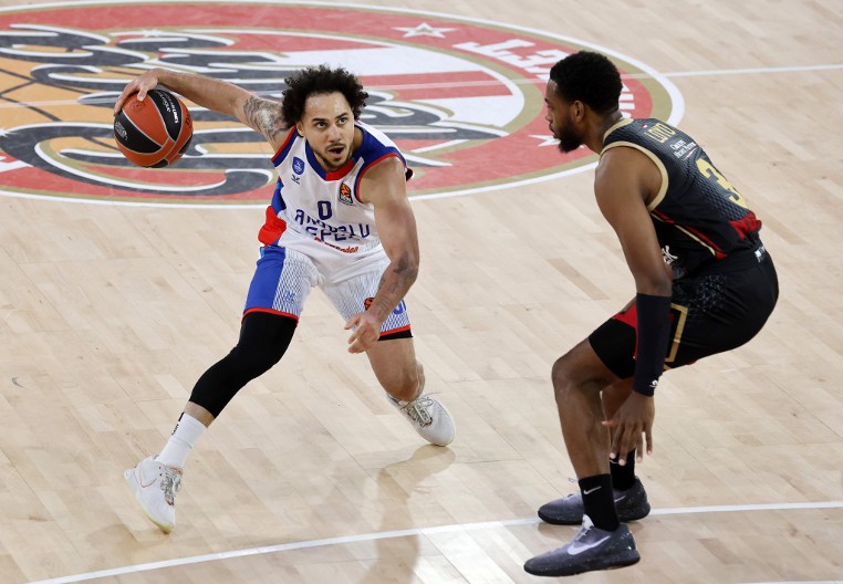 LOŠE VESTI ZA "VEČITE" Šejn Larkin se oporavio od povrede i igraće protiv Zvezde i Partizana