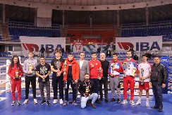 Srpski bokseri Dragana Jovanović i Nazif Sejdi osvajači "Zlatne rukavice"