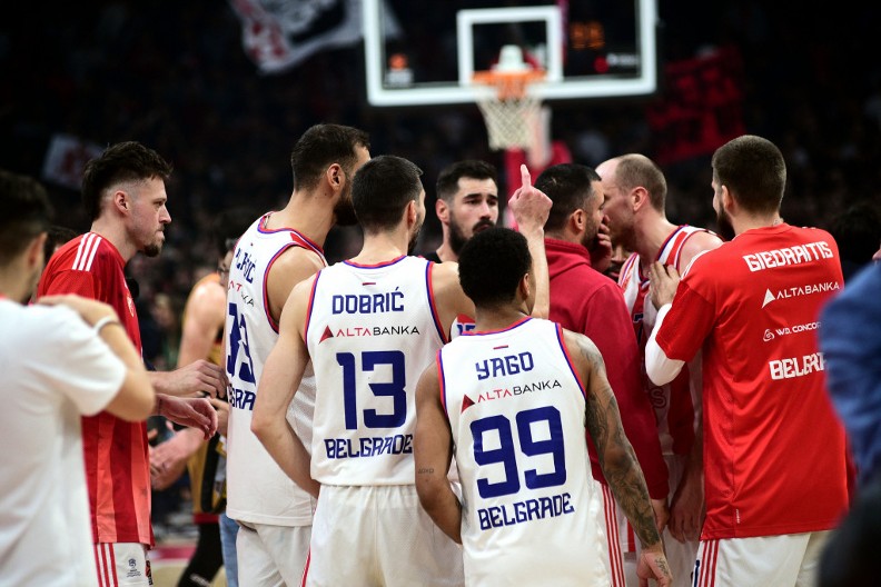 OGROMAN UDARAC ZA ZVEZDU Crveno-beli osakaćeni protiv Makabija