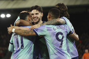 PUKLA PETARDA U LONDONSKOM DERBIJU Arsenal demolirao Kristal Palas