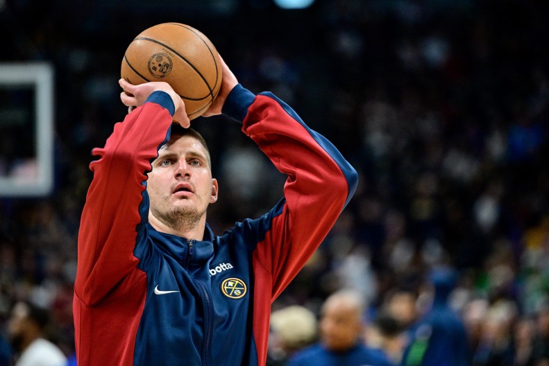 KAKAV POTEZ Jokić ludom trojkom preokrenuo sve, Ameri opet ostali u šoku (VIDEO)