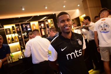 NOVI KOSTUR ISKOČIO IZ ORMANA Bivši igrač tužio Partizan za milionski iznos