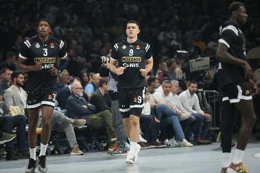 PROBLEMI ZA CRNO-BELE Partizan bez dvojice igrača protiv Zvezde, ali se jedan bitan igrač vraća