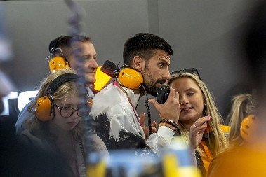 NOVAK IZAZVAO HAOS NA ULICI Đoković se "nudi" Pešiću, posle ovog poteza svi su krenuli ka njemu (VIDEO)