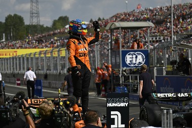 DOMINACIJA MEKLARENA U KATARU Pjastri pobednik Sprinta