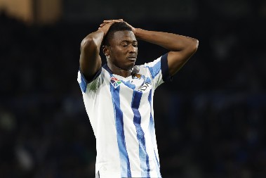 DOLAZI DA UGASI POŽAR Umar Sadik potpisuje ugovor sa novim klubom?