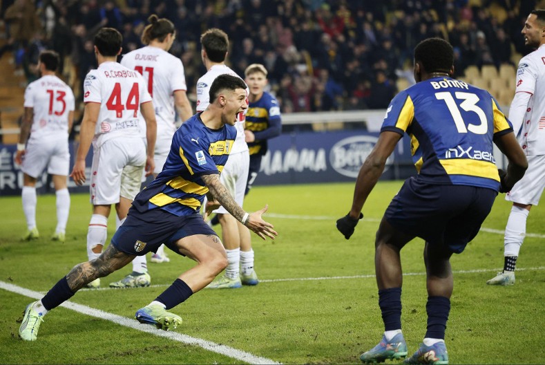 POTPUNA LUDNICA Parma slavila golom u poslednjem minutu