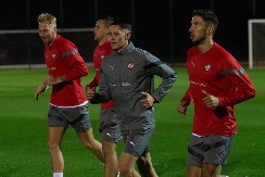 BOMBA NA POMOLU Srpski reprezentativac ima dve milionske ponude! Hoće li napustiti Evropu?