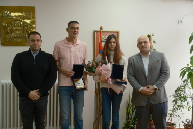 LASKAVA PRIZNANJA ZA NAJBOLJE GO Čukarica podelila nagrade čuvenim sportistima