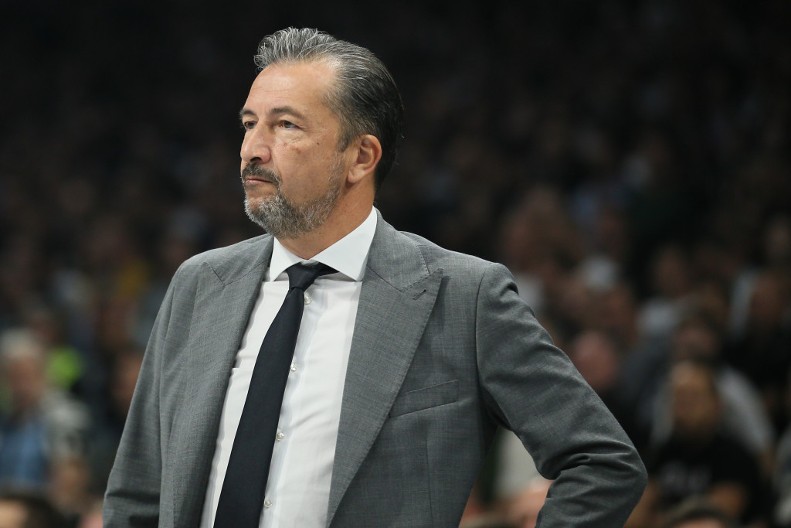 DELUJE DA NEĆE JOŠ DUGO BITI BEZ POSLA Evroligaš sprema velike promene i dovodi Luku Bankija za trenera