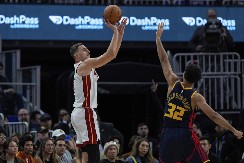 NEMA JOKIĆA, ALI TU JE DRUGI NIKOLA Jović predvodio Majami do ubedljive pobede nad Golden Stejtom