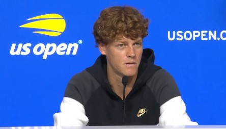 MNOGO JE NERVOZAN Siner poludeo zbog jednog pitanja, gubi kontrolu