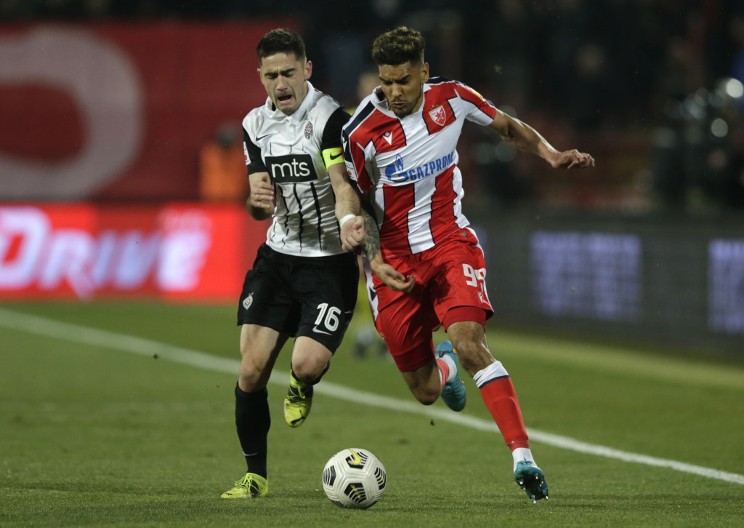 LJUBIMAC MARAKANE OPET U CENTRU PAŽNJE Put pun uspona i padova u Zvezdi doneo mu ugovor karijere