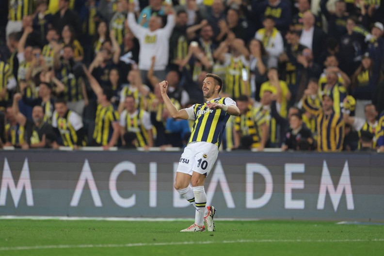 MAESTRALNI DUŠAN SILNI Tadić pogodio i asistirao u pobedi Fenerbahčea