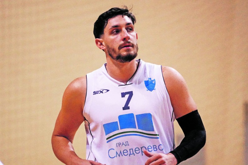 DVA TERENA, ISTA LJUBAV Smederevac uporedo igra košarku i basket i to kako - šampionski!