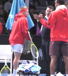 SKANDAL U MELBURNU Teniseri odbili da igraju, nastao totalni haos (VIDEO)