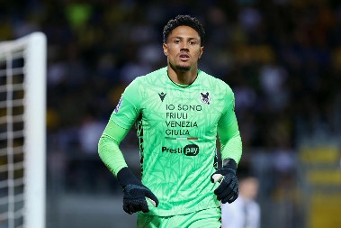 SKANDAL POTRESA ITALIJU Poznati golman igrao za kladioničare, preti mu žestoka suspenzija