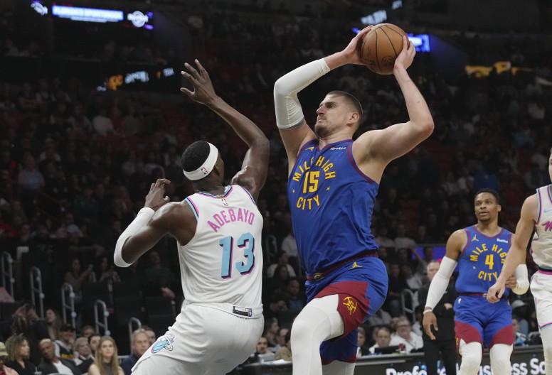 NEVEROVATNO ŠTA SE DESILO Jokićev najluđi potez, čitava Amerika gleda i ne veruje (VIDEO)