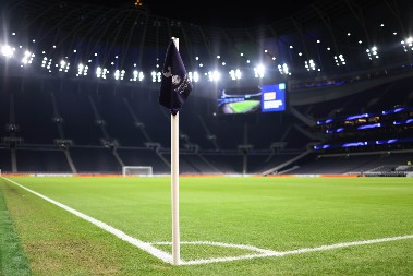 TUŽNA VEST U SVETU FUDBALA Preminuo legendarni fudbaler Totenhema