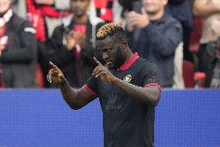 NEĆEŠ DA POTPIŠEŠ? ONDA RASKIDAMO Fudbaler Bajera raskinuo sa devojkom iz neobičnog razloga