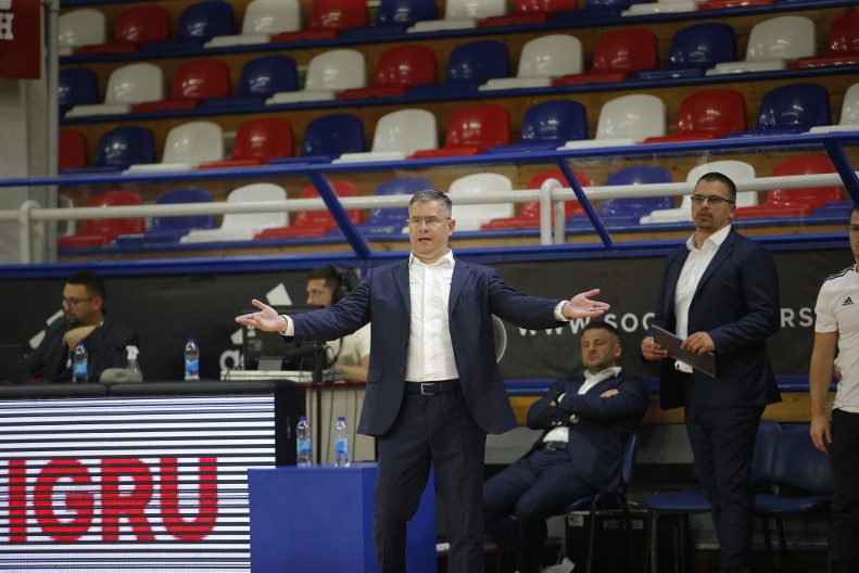 FMP PONOVO PROMENIO TRENERA Staro lice se vratilo na klupu "pantera"