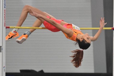 ONA JE SRPSKA KRALJICA Angelina Topić pobedila na mitingu na Banjici