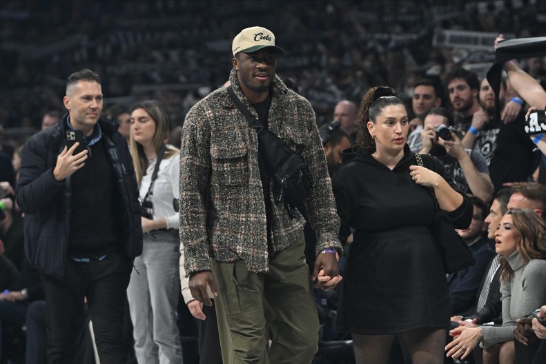 MALO NBA ŠMEKA U ARENI Adetokumbo na večitom derbiju!