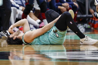 UZNEMIRUJUĆI SNIMAK Jeziva povreda Vase Micića: Jokić u neverici posmatrao nemile scene (VIDEO)