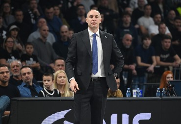 POSEBNA PORUKA ZA "GROBARE" Ocokoljić se izvinio navijačima Partizana za debakl