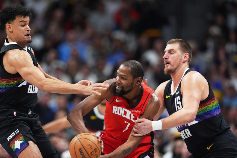 PRAVA BURA NA MEČU DENVERA Sramna proslava Durenta posle izbacivanja iz igre Adelmana zbog Nikole Jokića