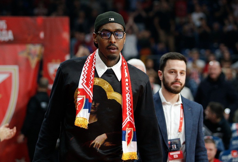 "DELIJE" U TRANSU Kvinsi Miler se ponovo oglasio i poslao moćnu poruku