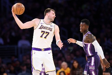 OVO MOGU SAMO ON I JOKIĆ Spektakularna asistencija Luke Dončića