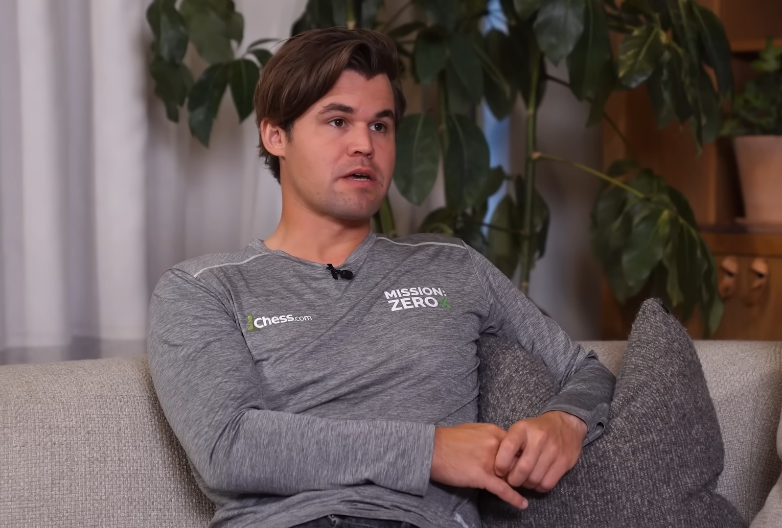 UMALO NASTAO SKANDAL Čuveni šahista se iznervirao nakon poraza, pa počeo da lupa po stolu (VIDEO)