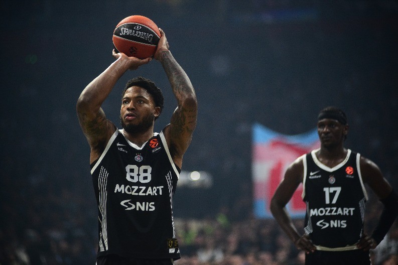 BEZOBRAZAN TRIK I PRAVA DRAMA Novi detalj transfera Tajrika Džonsa koji je izazvao bes