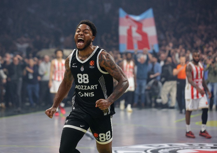 DOBRA I LOŠA VEST ZA CRVENO-BELE Srpski centar se povredio, šta to znači za Tajrika Džonsa?