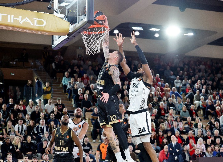 POTOP PARTIZANA I CRVENE ZVEZDE Evo kako izgleda tabela Evrolige posle debakla "večitih" 