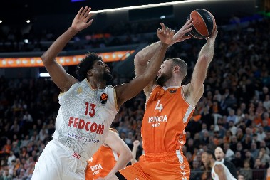 RAZBILI CRVENU ZVEZDU, PA DOŽIVELI KOLAPS Monako srušio Valensiju bez većih problema, Real silan protiv Makabija