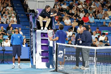 LEGENDA BLIZU KRAJA Vreme je za poslednji ples