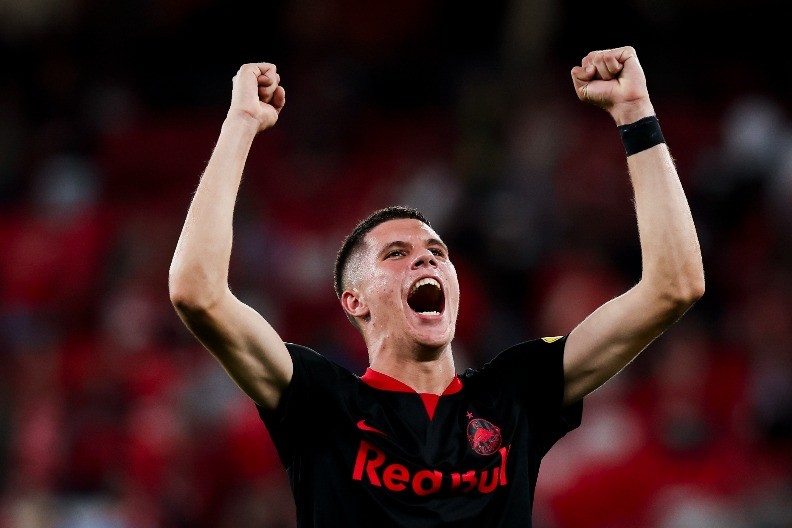 DA LI JE MOGUĆE? Srbin stigao u mega transferu, trener ga odmah ponizio?!