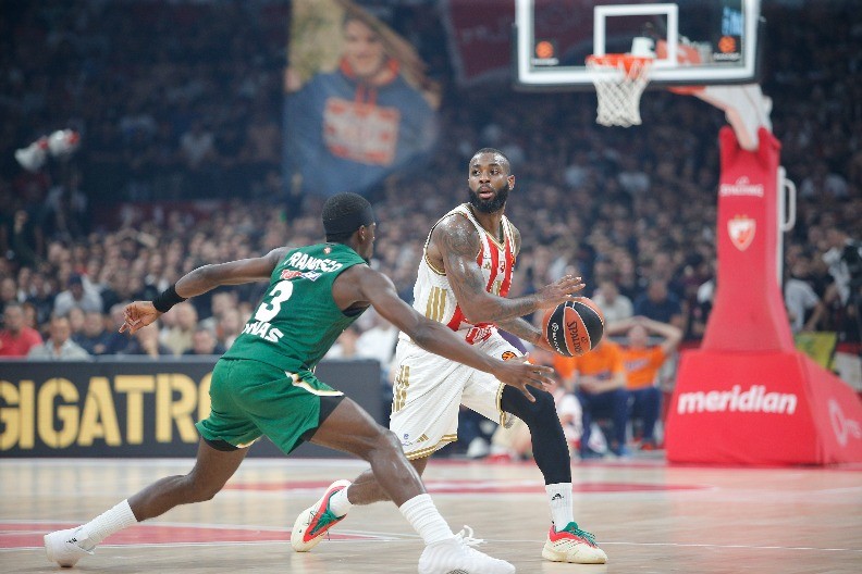 ZVEZDINA BRUKA U KAUNASU Žalgiris demolirao crveno-bele sa 32 razlike i naneo im deseti poraz u Evroligi