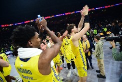 DRAMA IZNAD TEL AVIVA Incident sa avionom Makabija, igrači preplašeni