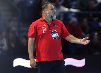 TRIJUMFALAN POČETAK Crna Gora ubedljiva, ali brine odbrana