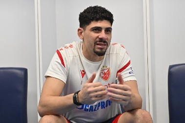 POTENCIJALNI PROBLEM NA "MARAKANI"? Brazilci zovu golmana Zvezde